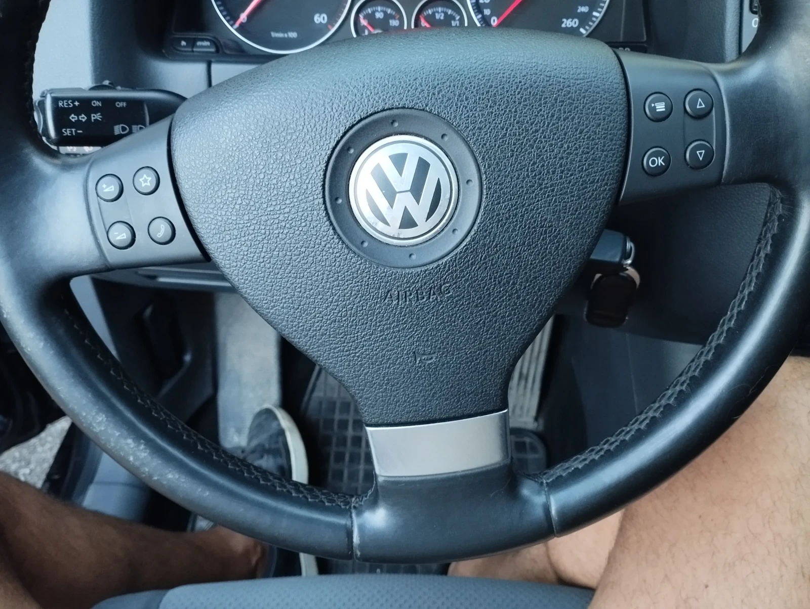 VW Golf 1.9 TDI Black Edition , снимка 15 - Автомобили и джипове - 55792222