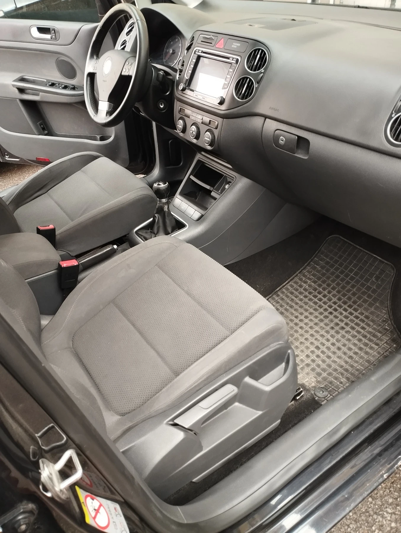 VW Golf 1.9 TDI Black Edition , снимка 7 - Автомобили и джипове - 55792222
