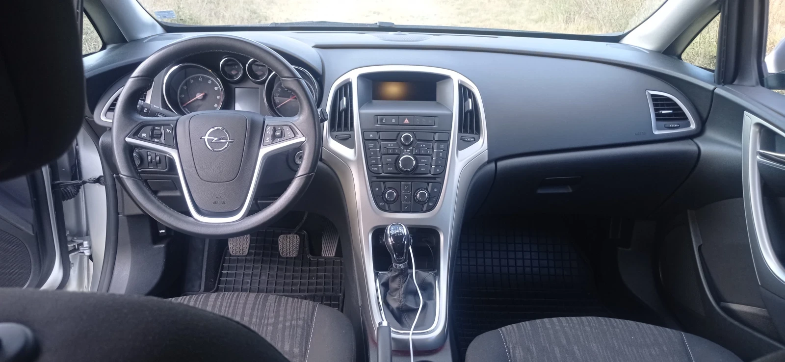 Opel Astra 1.4 turbo , снимка 14 - Автомобили и джипове - 56158500