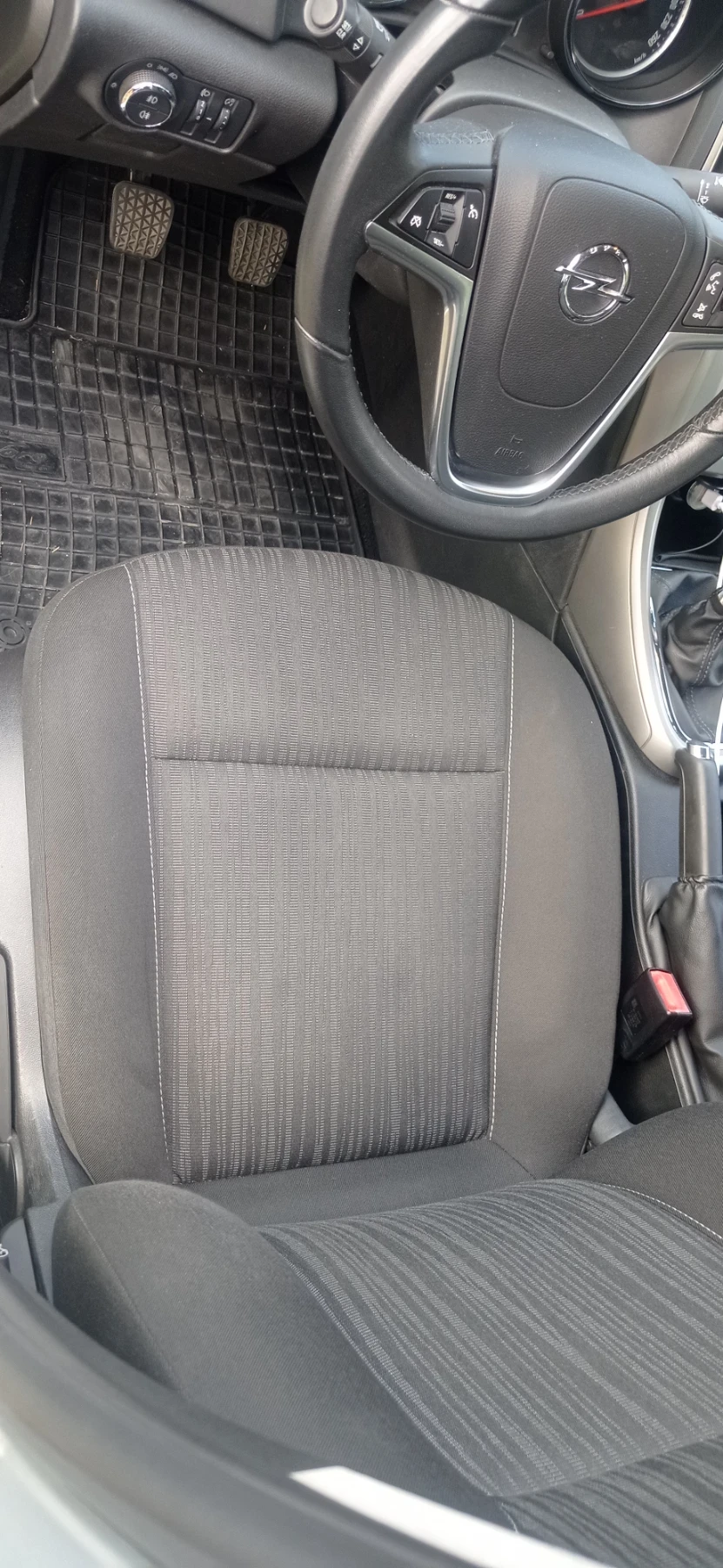 Opel Astra 1.4 turbo , снимка 16 - Автомобили и джипове - 56158500