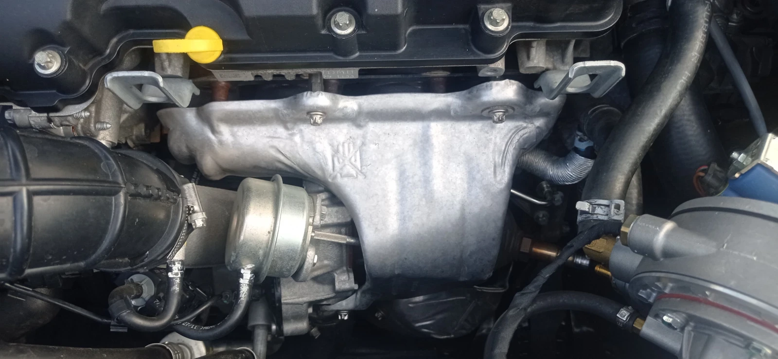 Opel Astra 1.4 turbo , снимка 7 - Автомобили и джипове - 56158500