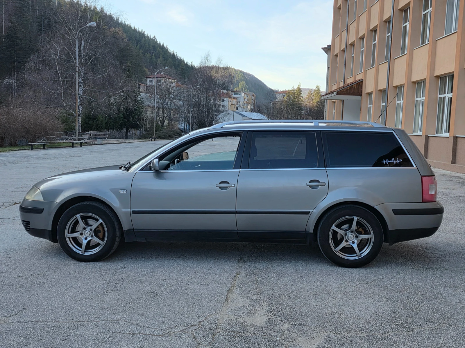 VW Passat 1.9TDI, снимка 8 - Автомобили и джипове - 56434433