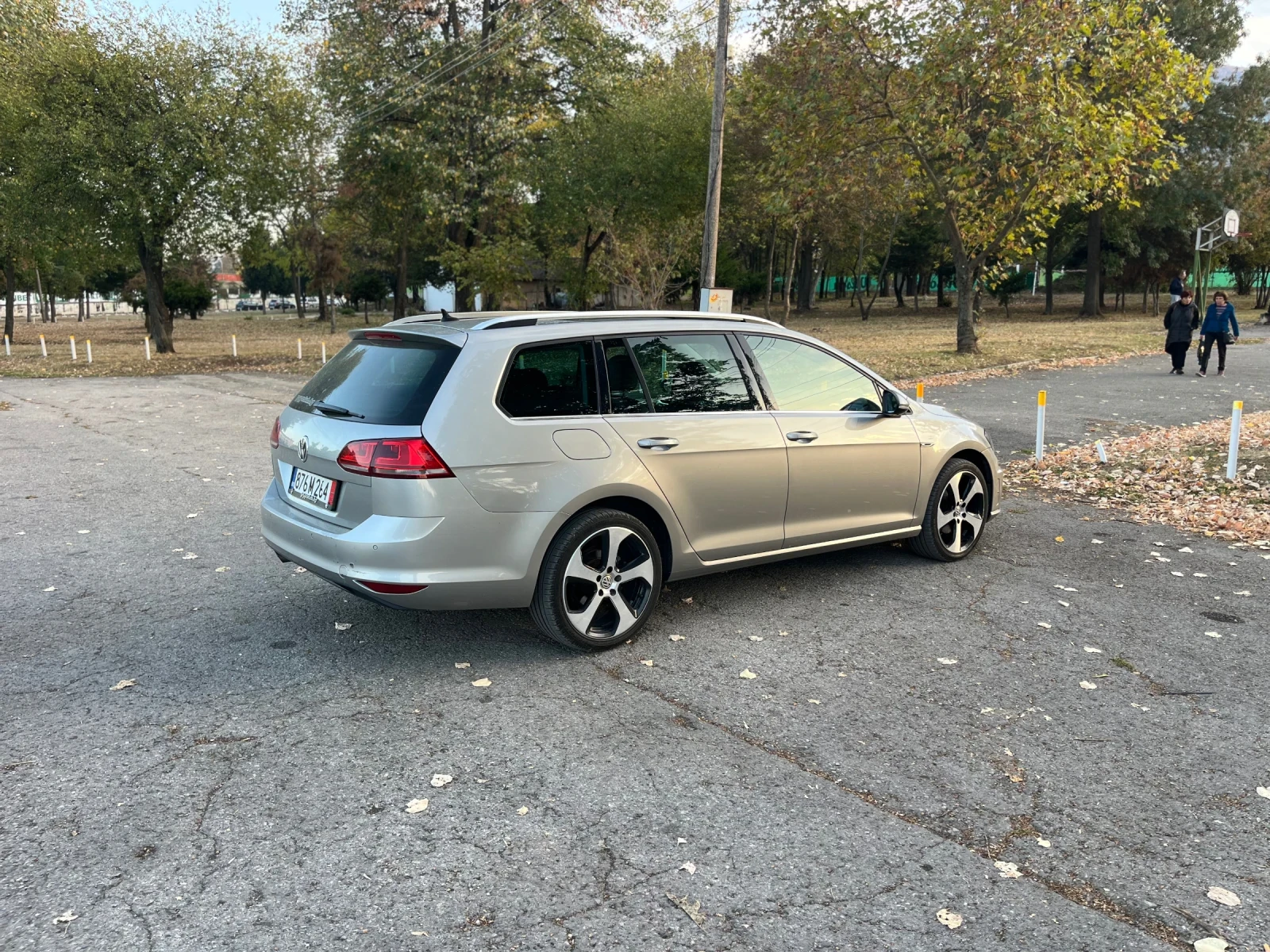 VW Golf 2.0TDI 150hp Highline, снимка 4 - Автомобили и джипове - 56605537