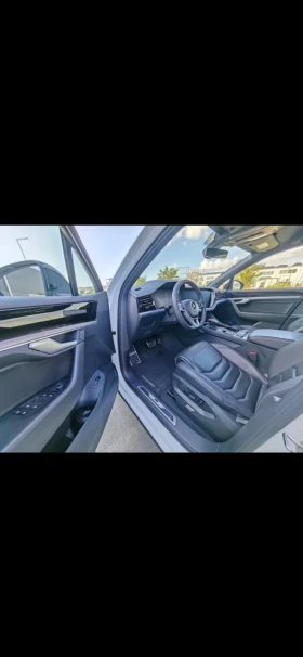 VW Touareg R line  - 44990 € / 87992.79 лв. - 57679564 9