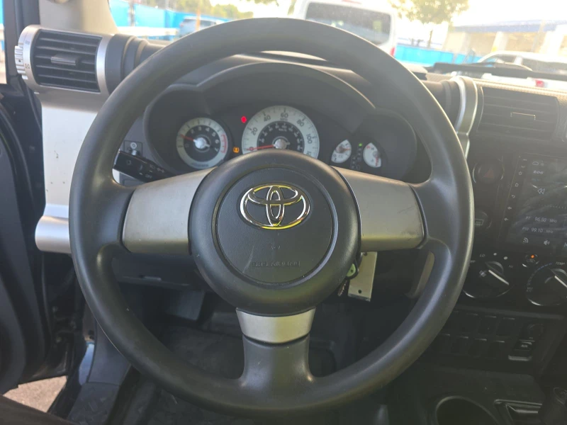 Toyota Fj cruiser 4.0 / AWD , снимка 9 - Автомобили и джипове - 52579852