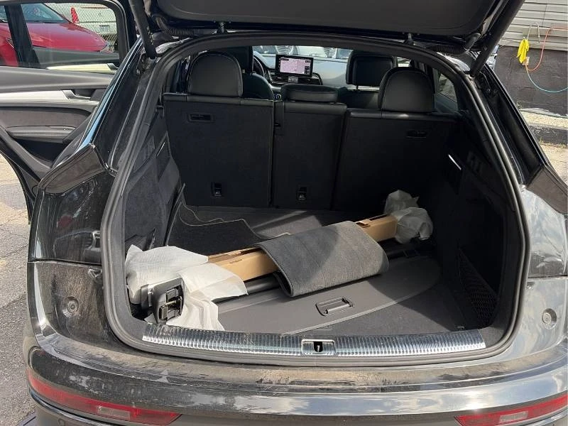 Audi SQ5 * Progressiv * ДИСТРОНИК * 2 КЛЮЧА * 360, снимка 14 - Автомобили и джипове - 55812430