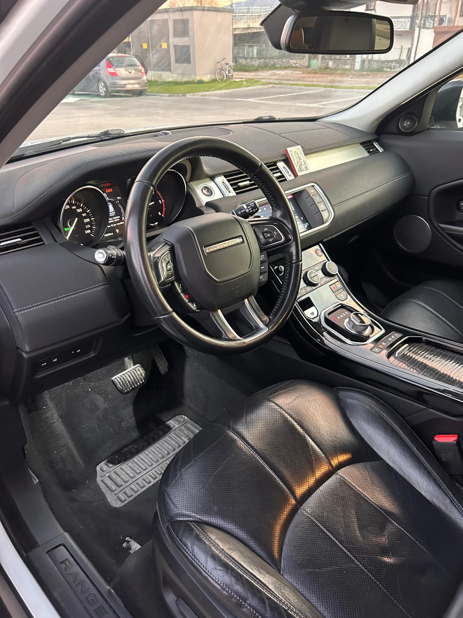 Land Rover Range Rover Evoque   12.12.2025 | Mobile.bg   13