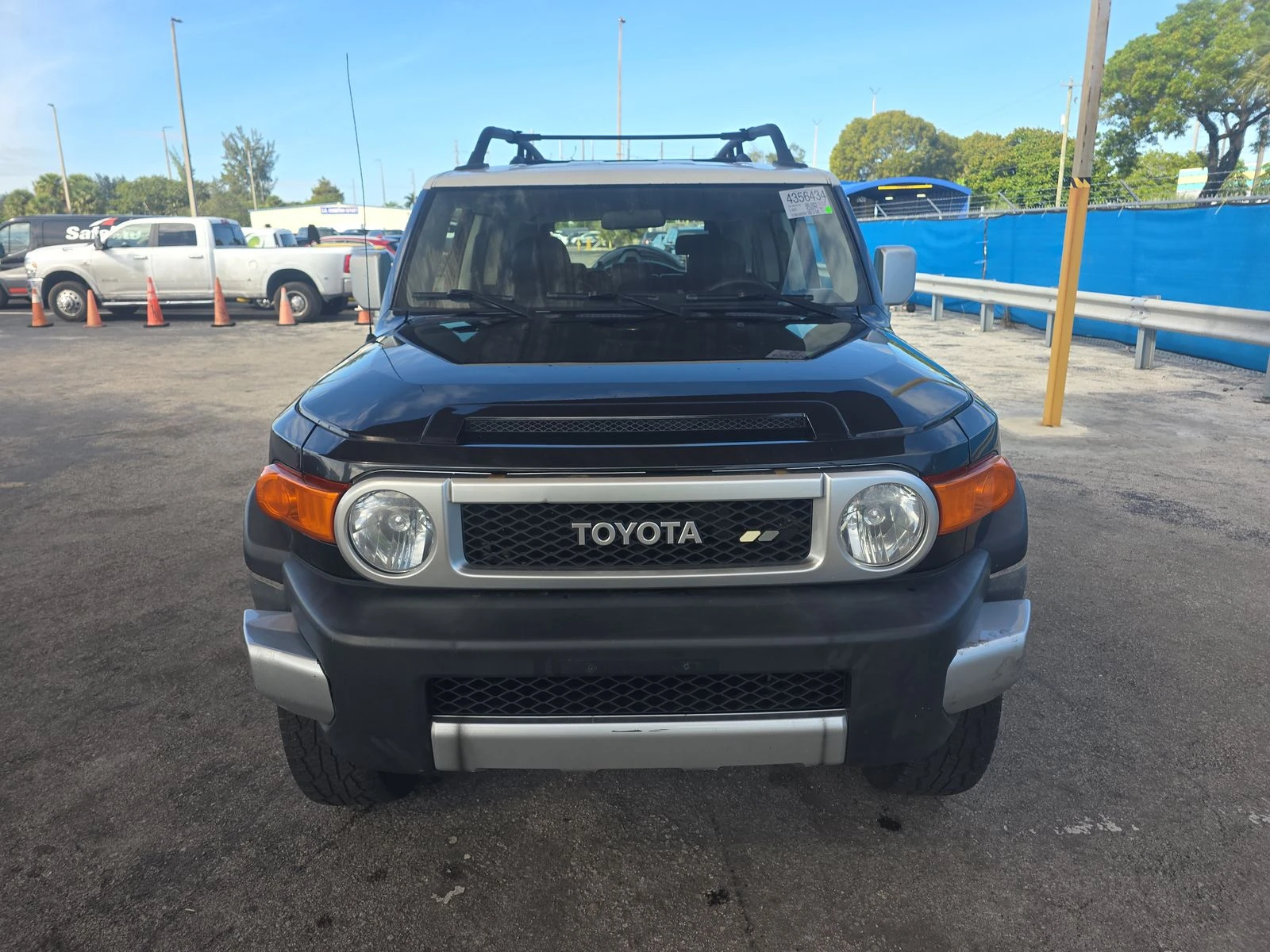 Toyota Fj cruiser 4.0 / AWD  - изображение 2