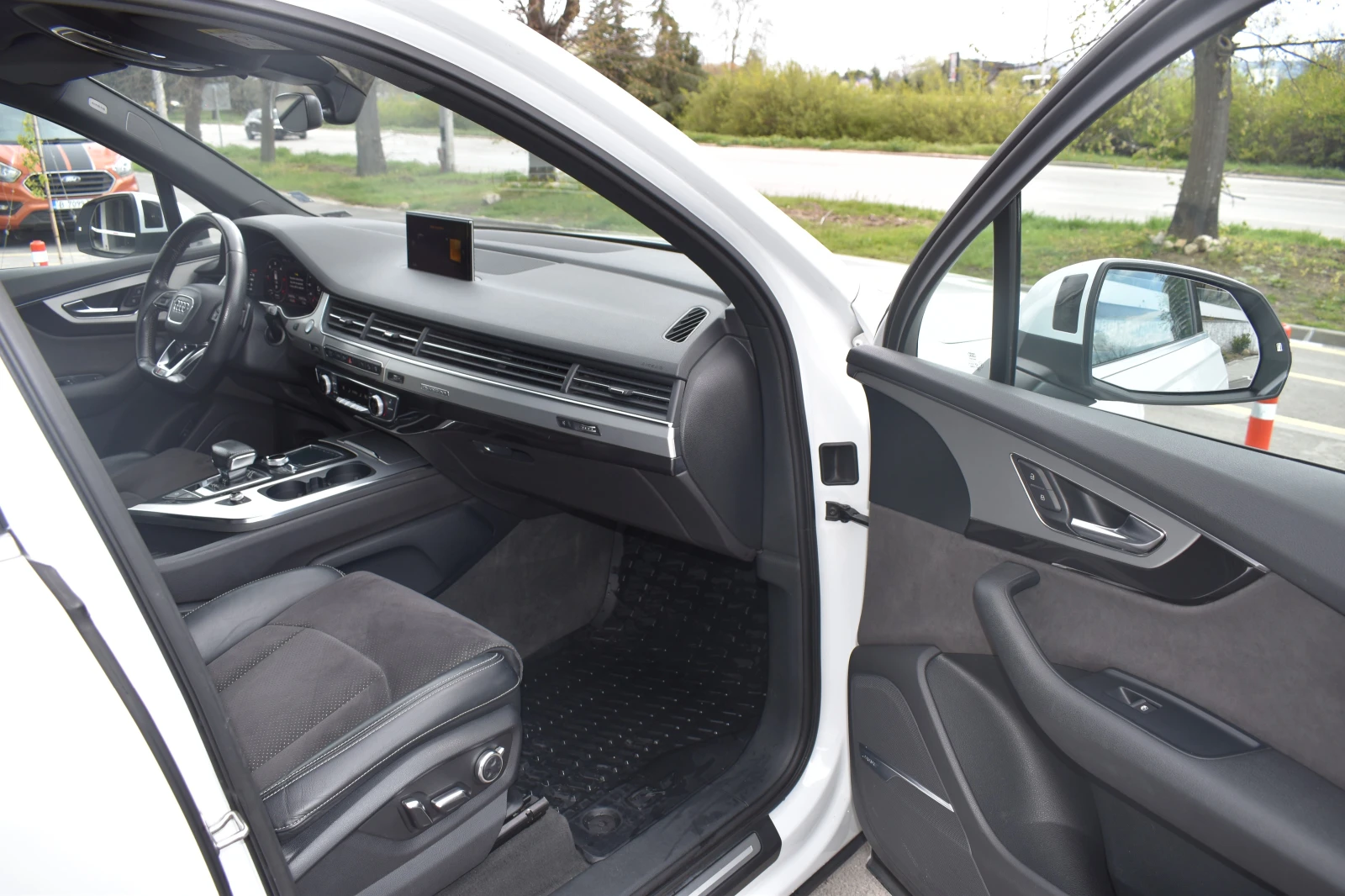 Audi Q7 3.0TDI S-LINE* MATRIX* DIGITAL* ������� ����� ���� | Mobile.bg � ����������� 9