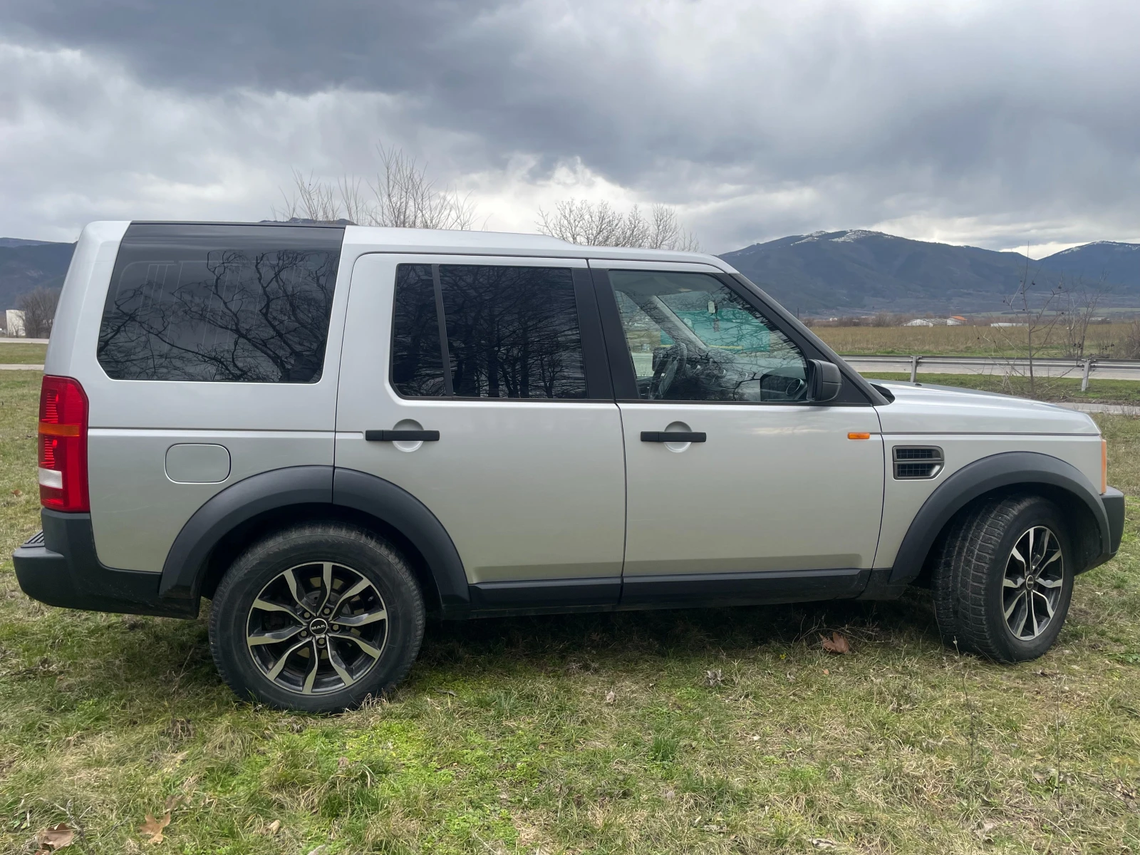 Land Rover Discovery, снимка 5 - Автомобили и джипове - 53744530