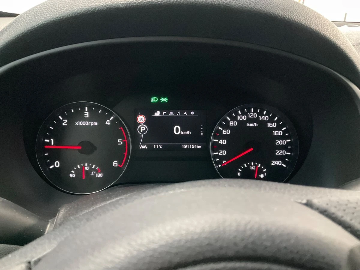 Kia Sportage 2.0CRDI* GT Line* Дистроник* Обдухване* JBL* Keyle, снимка 12 - Автомобили и джипове - 53797479