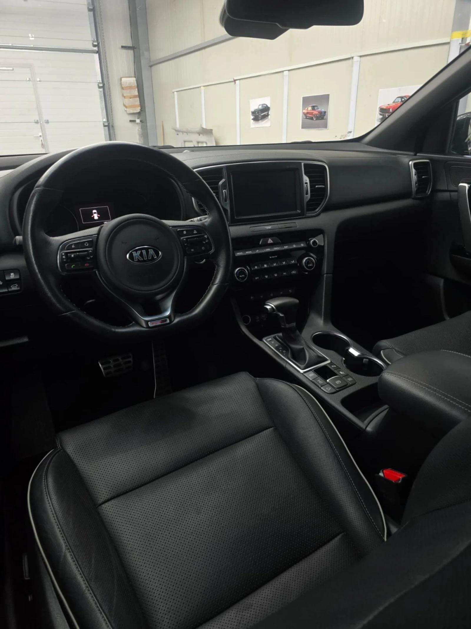 Kia Sportage 2.0CRDI* GT Line* Дистроник* Обдухване* JBL, снимка 6 - Автомобили и джипове - 53797479