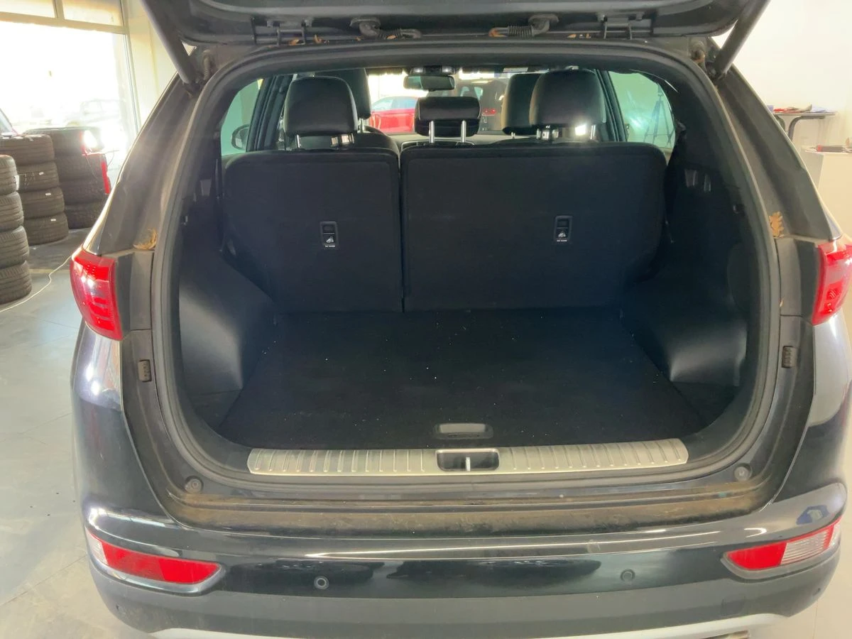 Kia Sportage 2.0CRDI* GT Line* Дистроник* Обдухване* JBL* Keyle, снимка 6 - Автомобили и джипове - 53797479