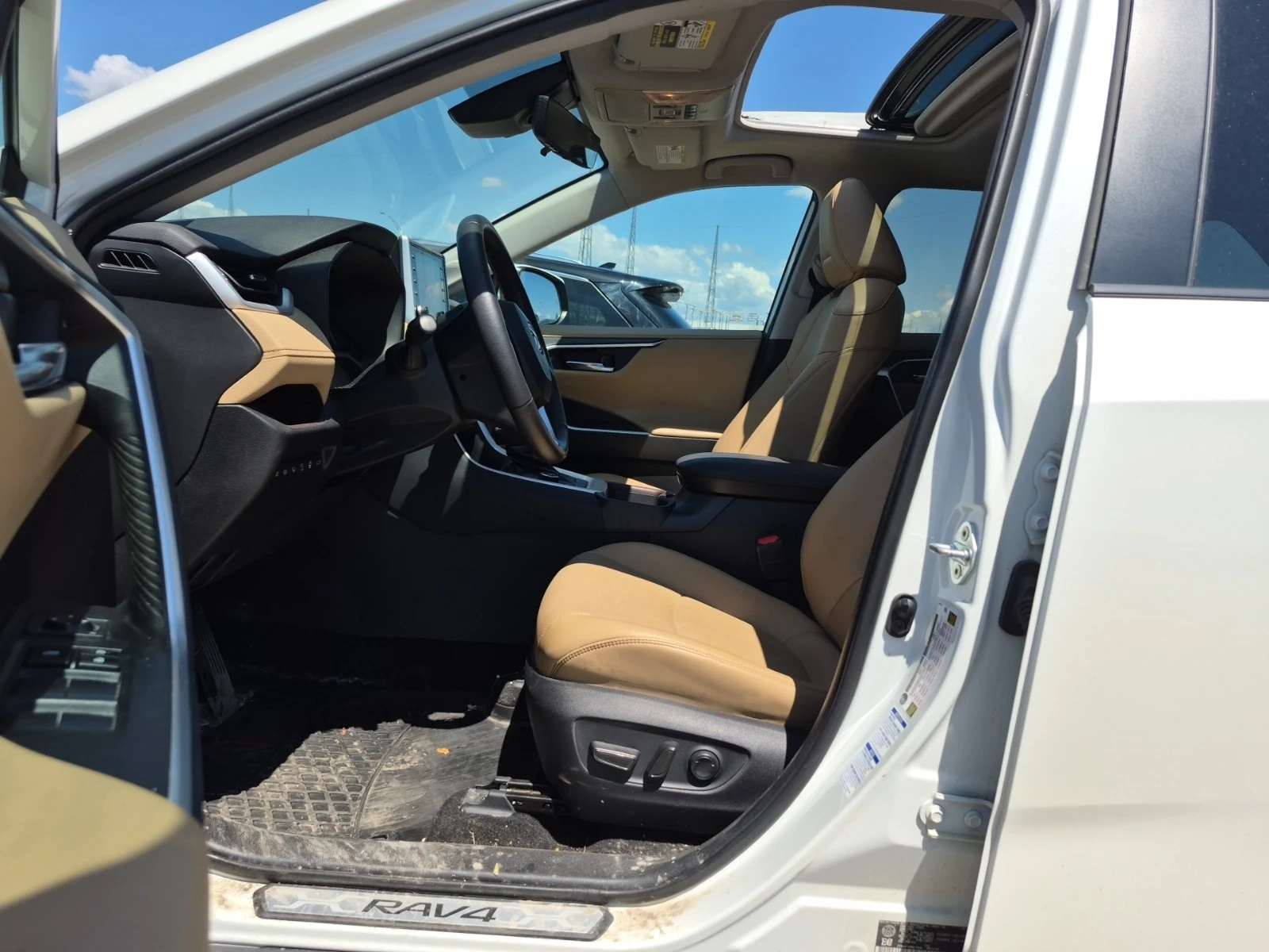 Toyota Rav4 HYBRID LIMITED AWD * * CARFAX * * АВТО КРЕДИТ * * , снимка 5 - Автомобили и джипове - 54807772