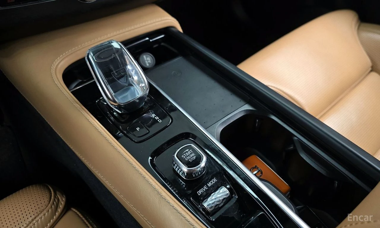 Volvo Xc90 T8* INSCRIPTION* HYBRID* BANG* OLUFSEN* ДИСТРОНИК*, снимка 10 - Автомобили и джипове - 54884769