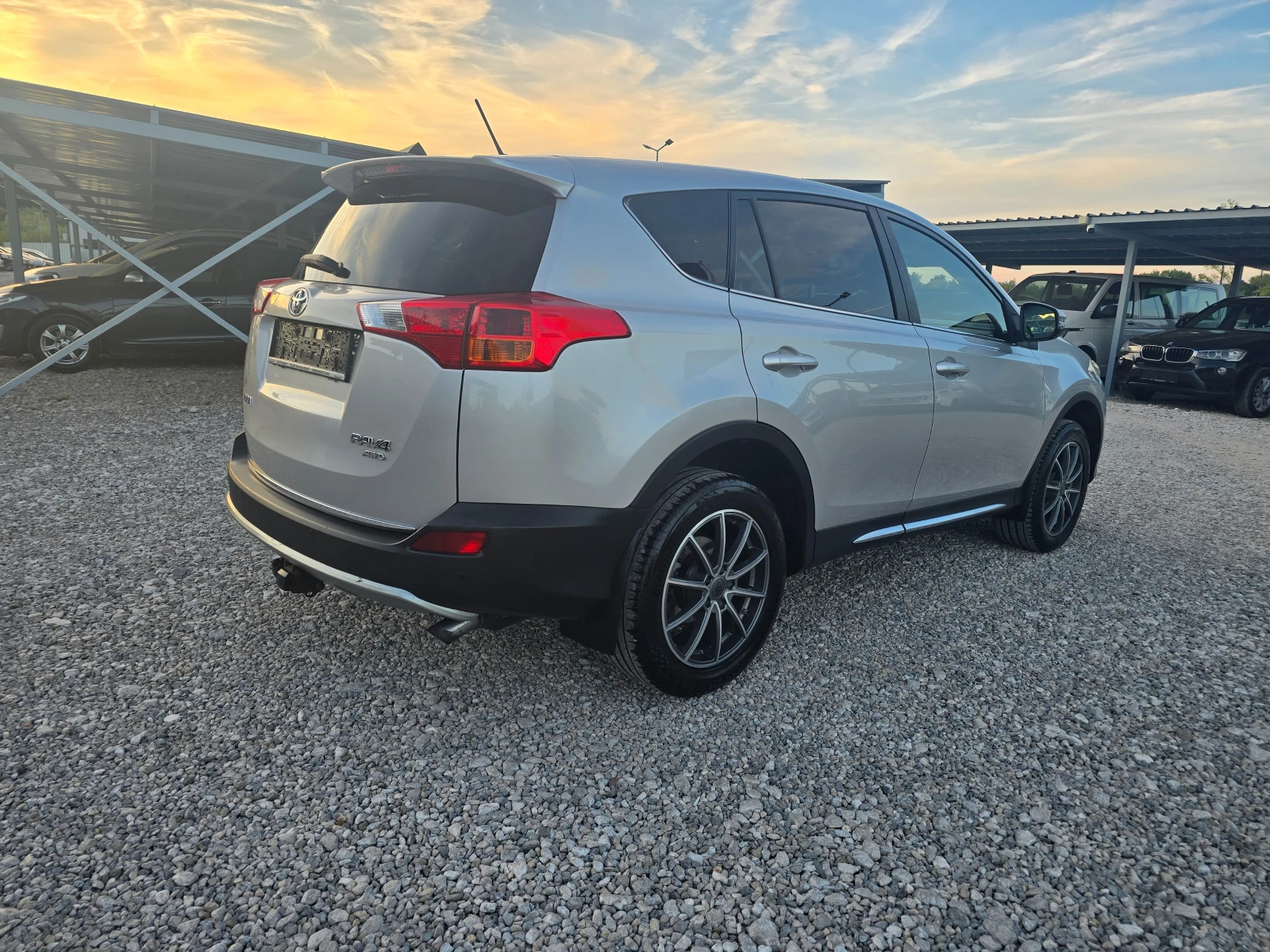 Toyota Rav4 2.2D-4D AWD 150кс! ! НАВИГАЦИЯ ! ! КЛИМАТРОНИК, снимка 5 - Автомобили и джипове - 56117835