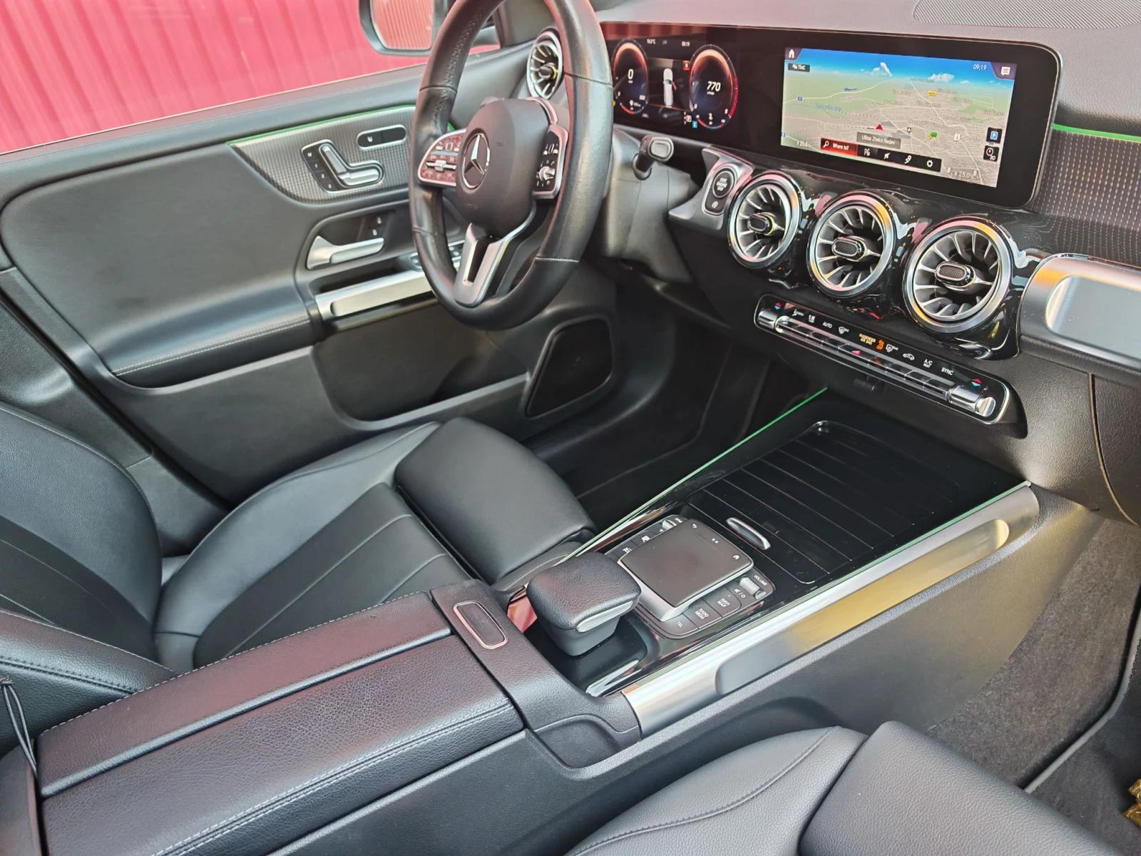 Mercedes-Benz GLB FULL , снимка 11 - Автомобили и джипове - 56160484