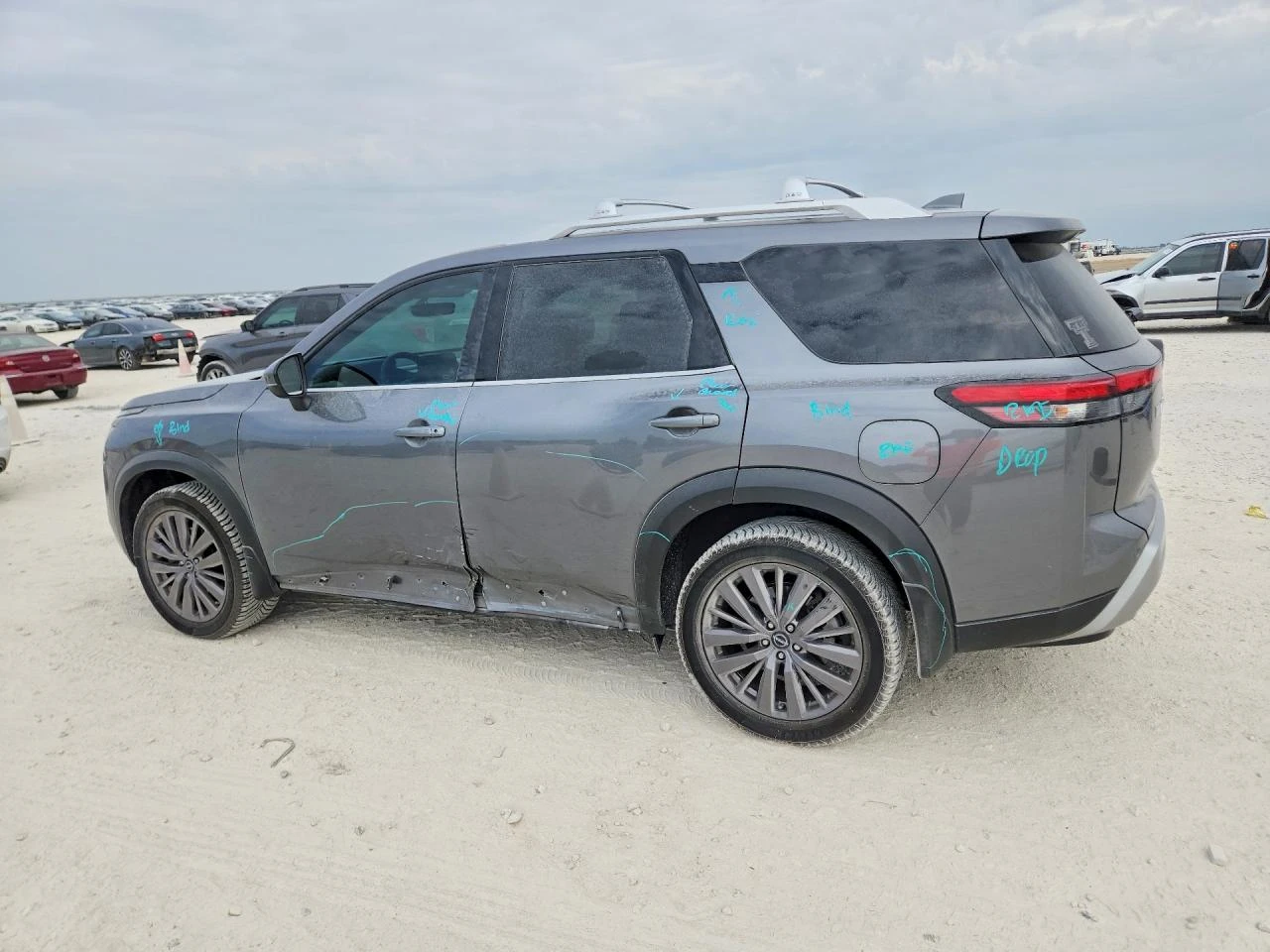 Nissan Pathfinder 3.5l Sl, снимка 2 - Автомобили и джипове - 56511406