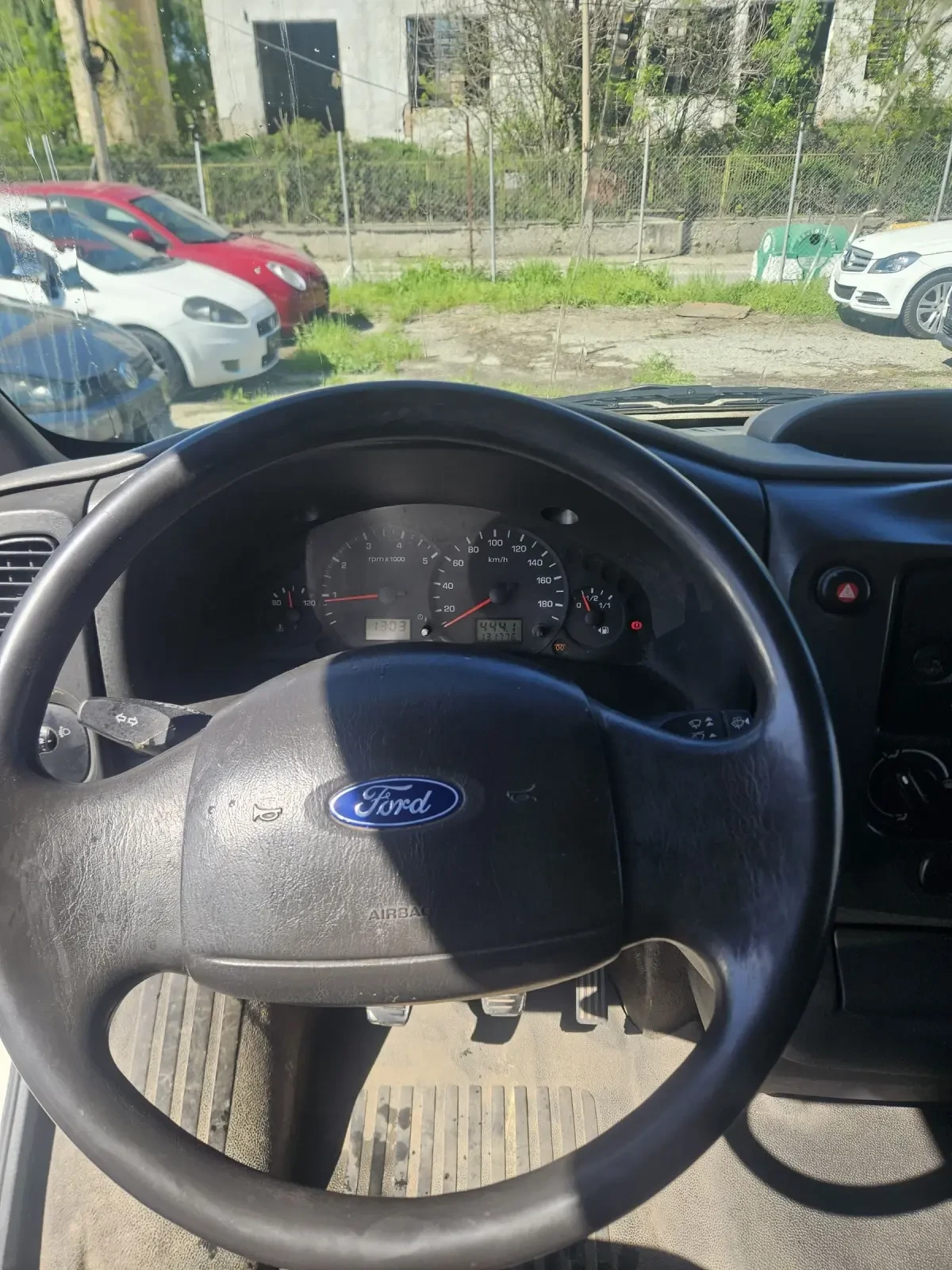 Ford Transit 2.4 TDI - изображение 6