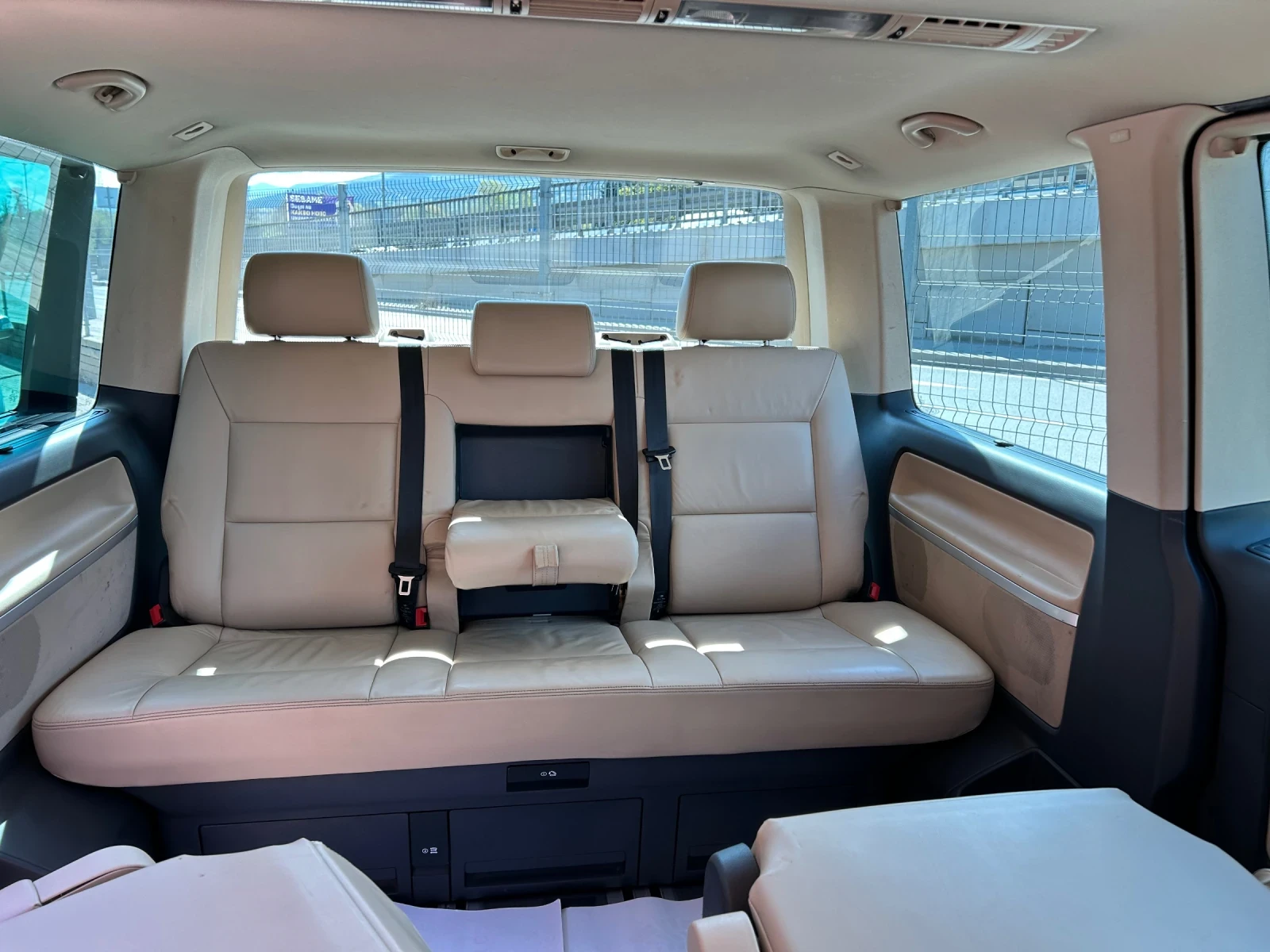 VW Multivan 2.0TDI 4MOTION HIGHLINE, снимка 13 - Бусове и автобуси - 54909272