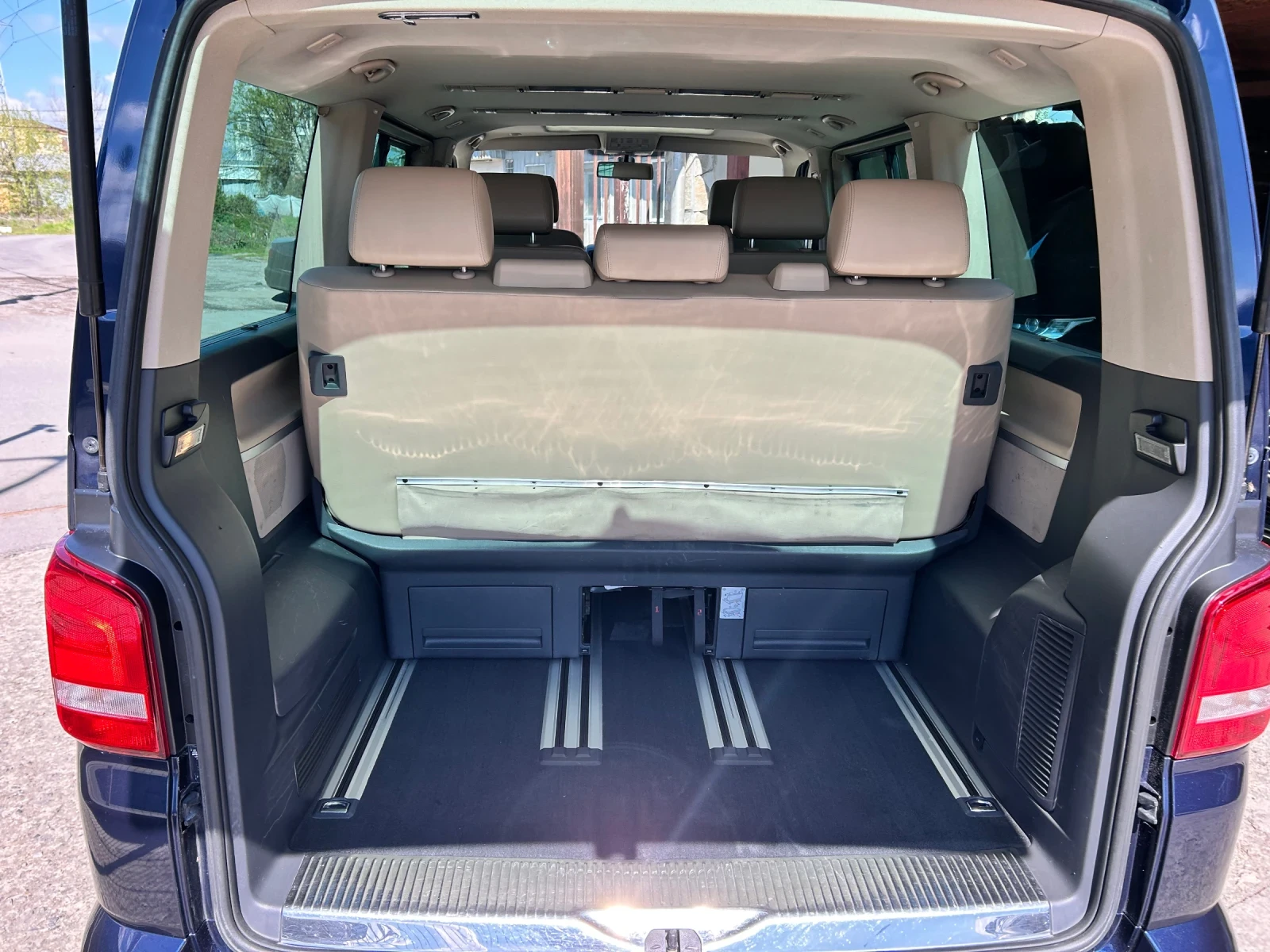 VW Multivan 2.0TDI 4MOTION HIGHLINE, снимка 11 - Бусове и автобуси - 54909272