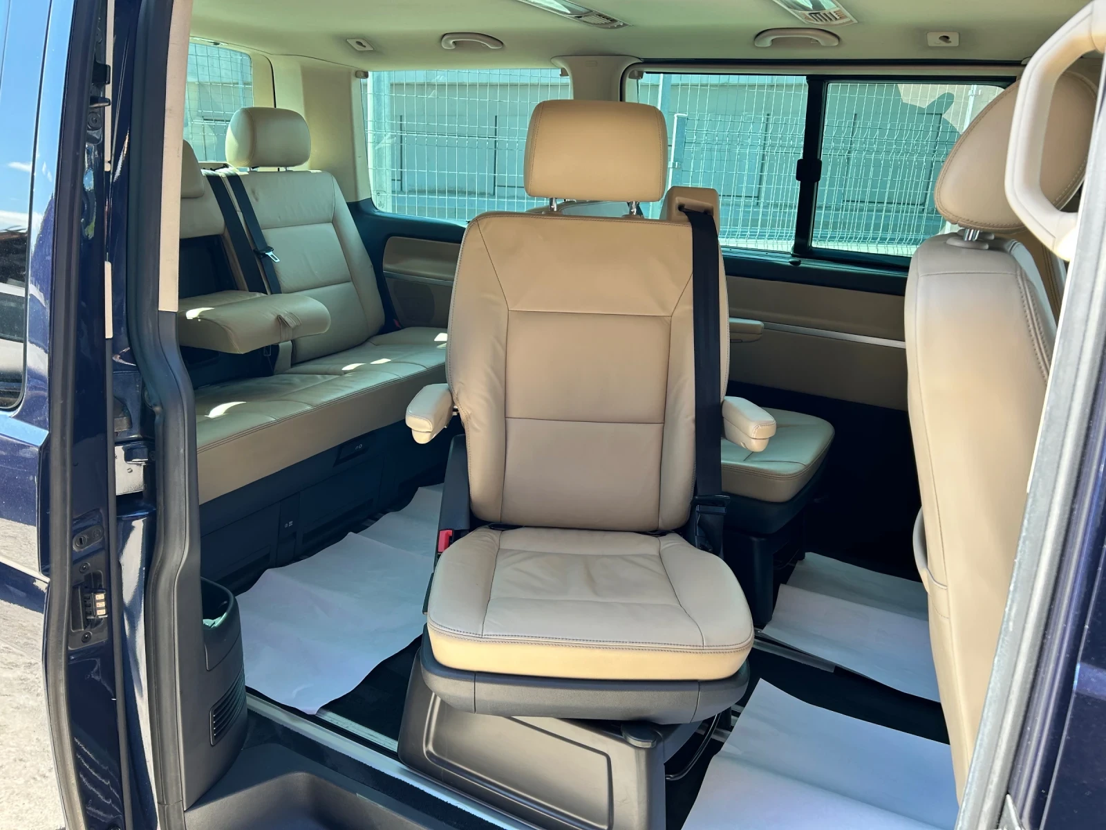 VW Multivan 2.0TDI 4MOTION HIGHLINE, снимка 14 - Бусове и автобуси - 54909272
