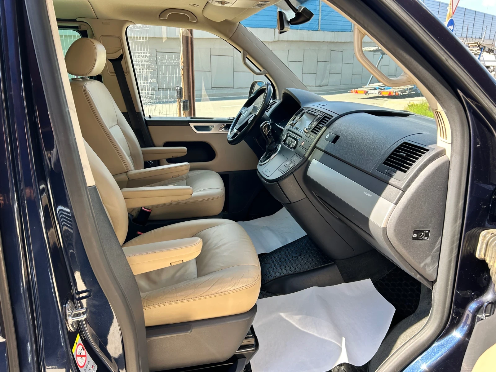 VW Multivan 2.0TDI 4MOTION HIGHLINE, снимка 12 - Бусове и автобуси - 54909272