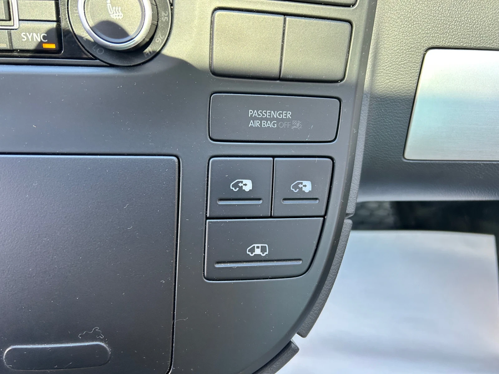 VW Multivan 2.0TDI 4MOTION HIGHLINE, снимка 8 - Бусове и автобуси - 54909272