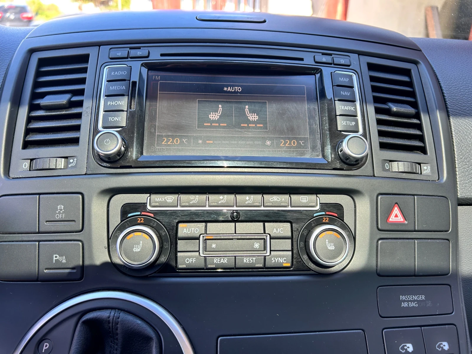 VW Multivan 2.0TDI 4MOTION HIGHLINE, снимка 9 - Бусове и автобуси - 54909272