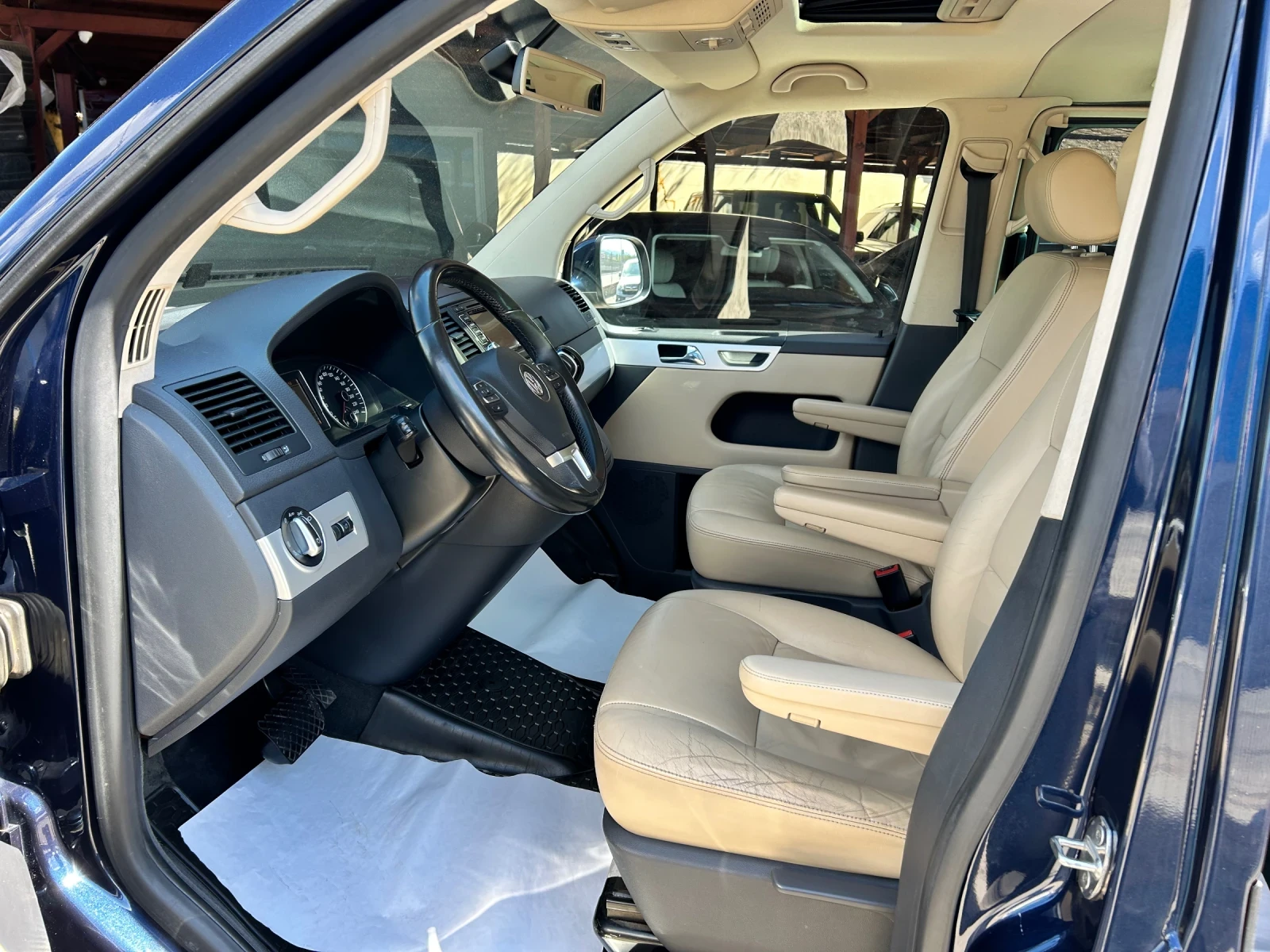 VW Multivan 2.0TDI 4MOTION HIGHLINE, снимка 16 - Бусове и автобуси - 54909272