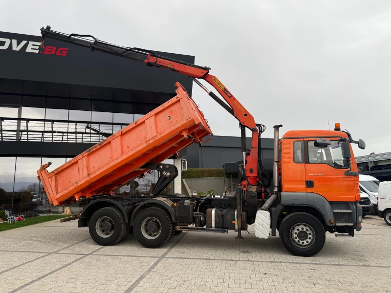 Man Tga 33.350 6X4 Самосвал с кран Клима Бордматик, снимка 2 - Камиони - 52575422