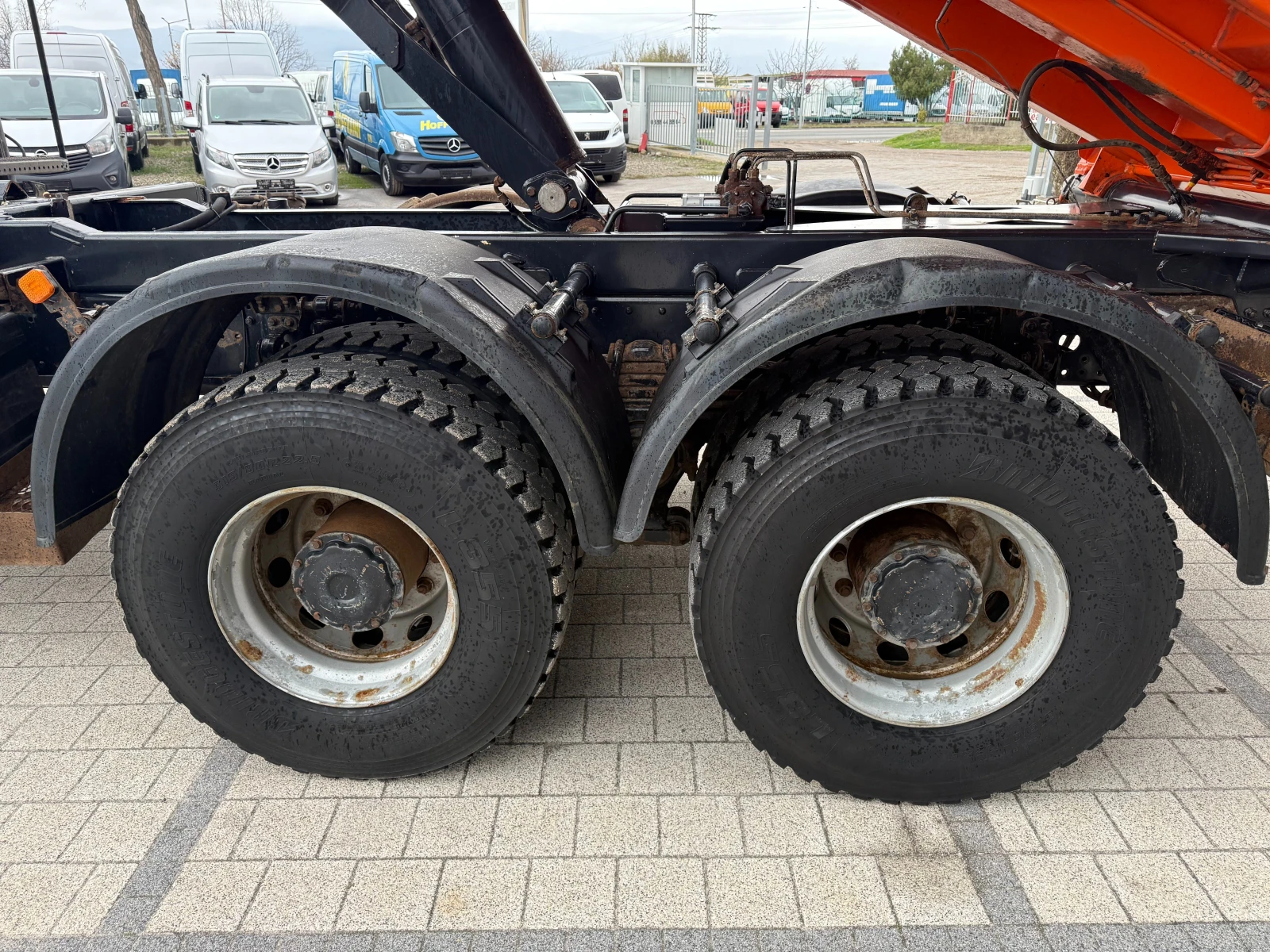 Man Tga 33.350 6X4 Самосвал с кран Клима Бордматик - изображение 9