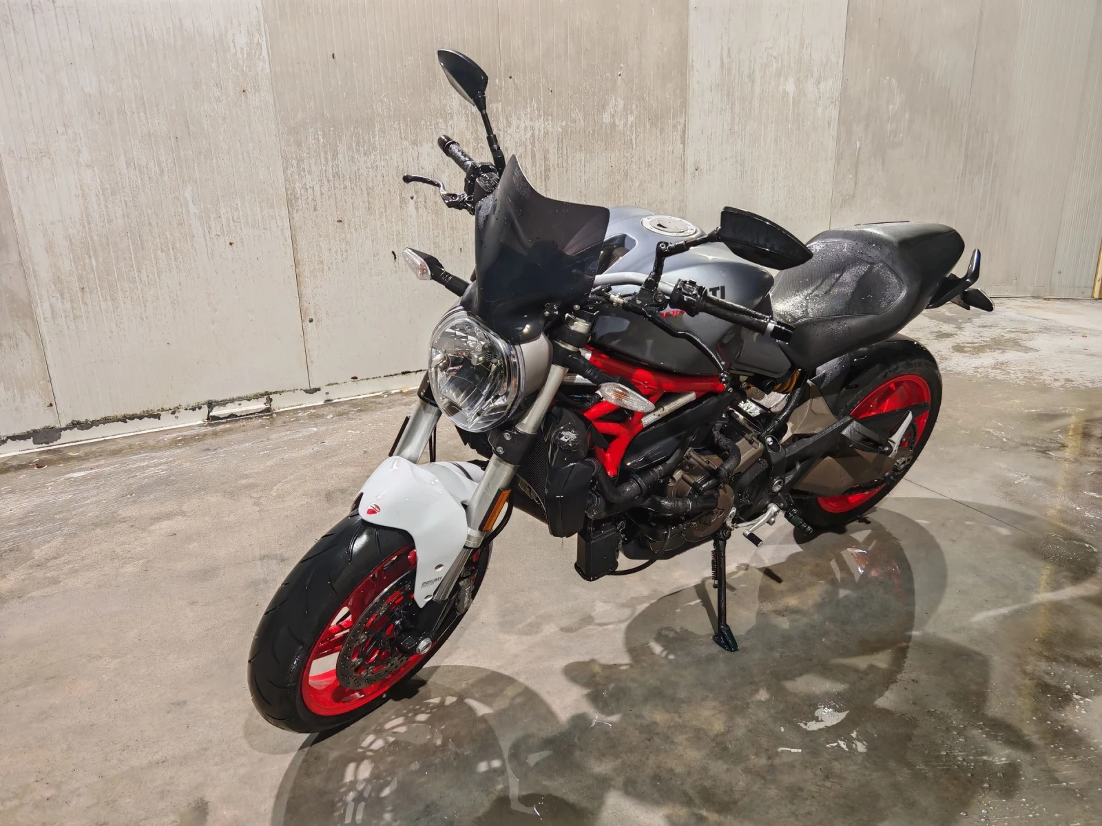 Ducati Monster 821 - изображение 3