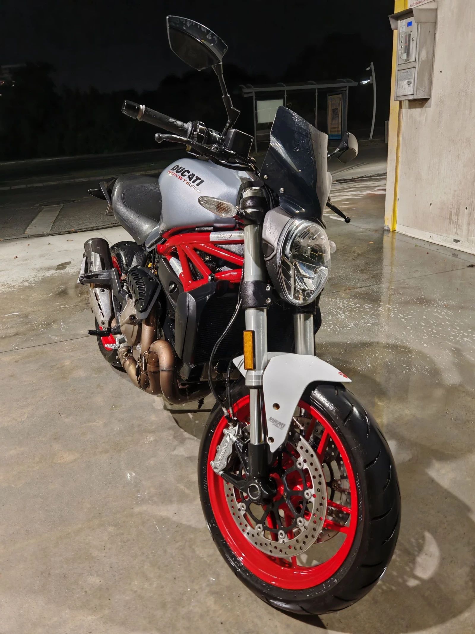 Ducati Monster 821 - изображение 2