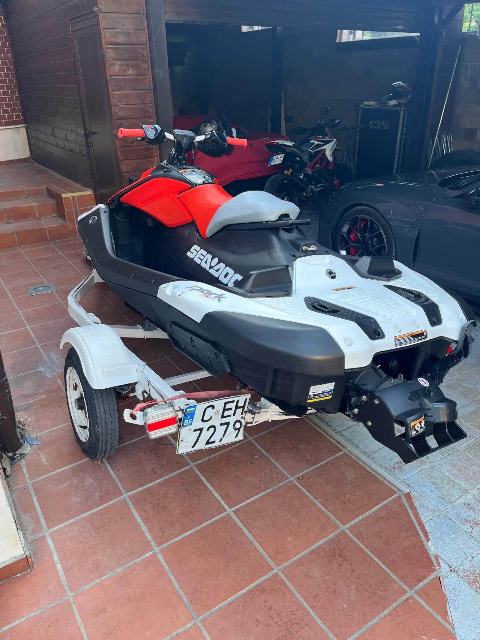 Джет Bombardier Sea Doo Spark Trixx - изображение 2