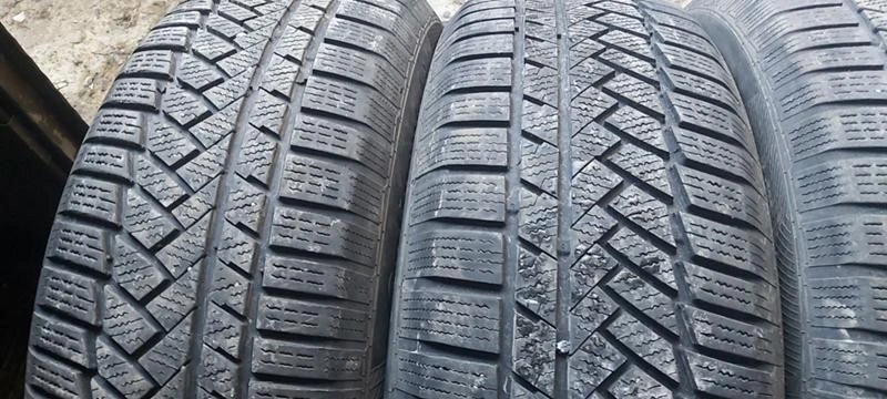 Гуми Зимни 235/65R17, снимка 4 - Гуми и джанти - 31495654