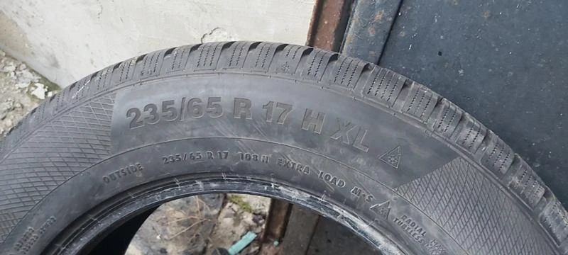 Гуми Зимни 235/65R17, снимка 9 - Гуми и джанти - 31495654