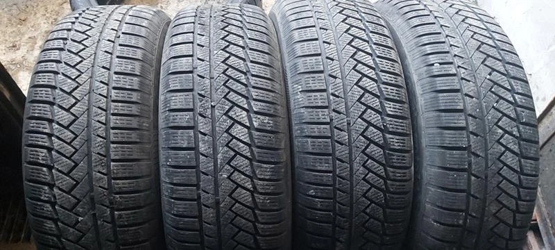 Гуми Зимни 235/65R17, снимка 2 - Гуми и джанти - 31495654