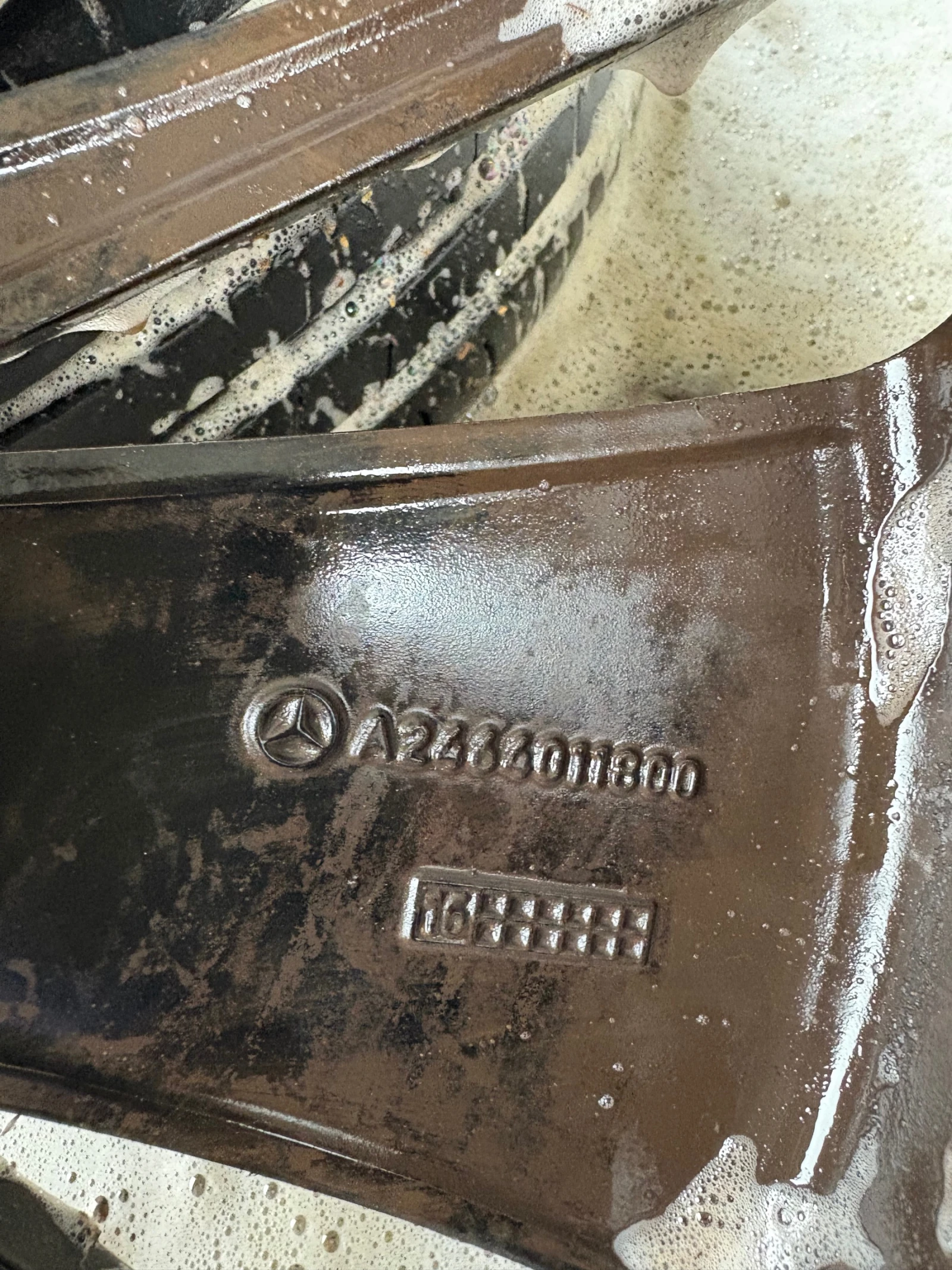    255/40R18  Mercedes-Benz C 350 | Mobile.bg   6