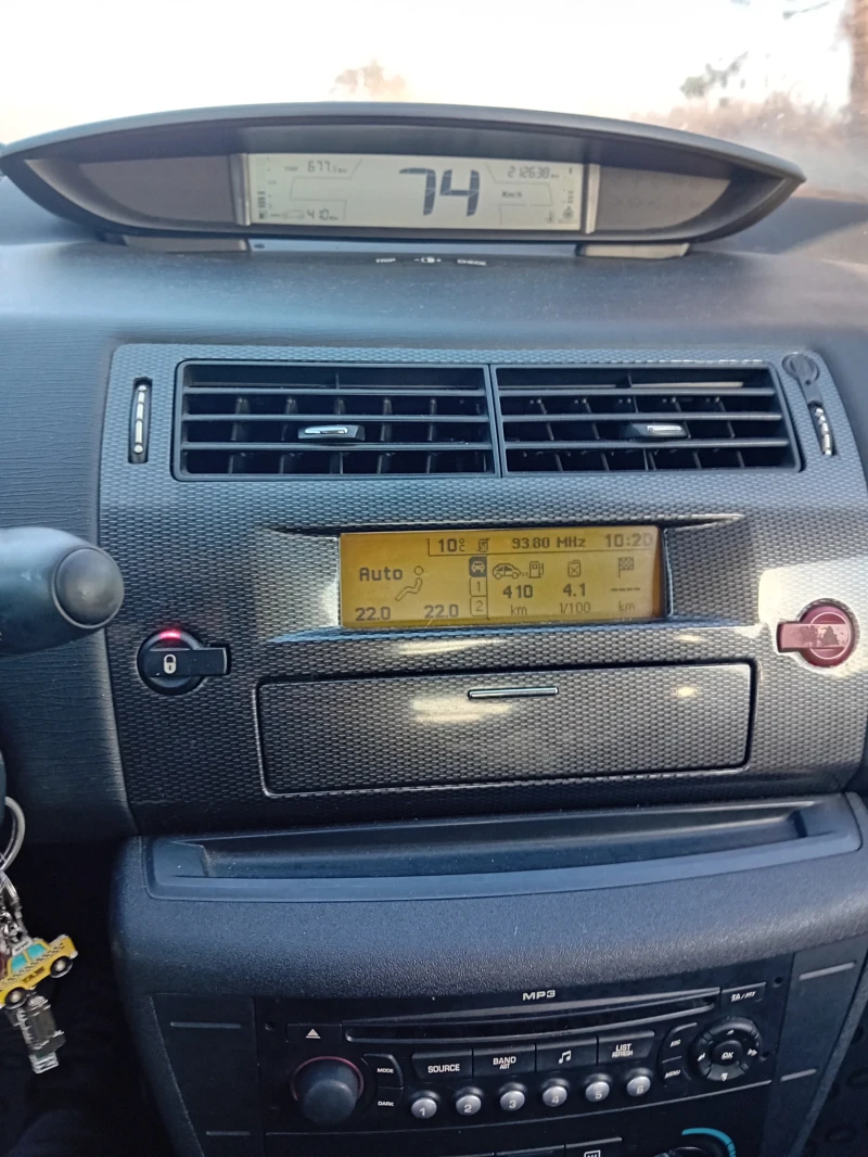 Citroen C4 1.4, снимка 3 - Автомобили и джипове - 45819518