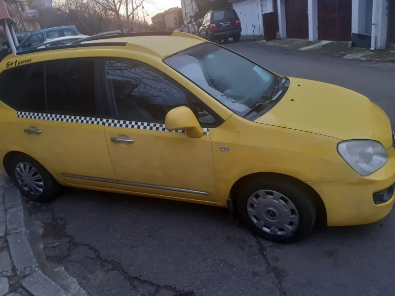 Kia Carens, снимка 6 - Автомобили и джипове - 47556767