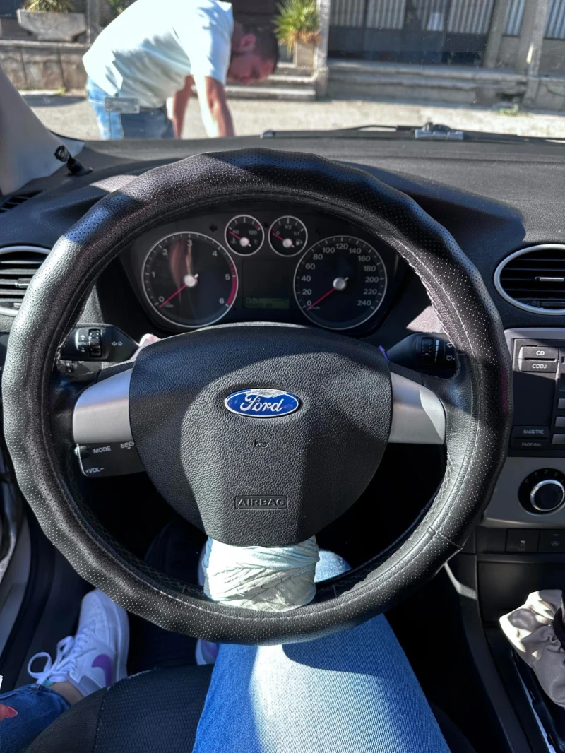 Ford Focus 1.6 TDCI, снимка 11 - Автомобили и джипове - 47344941