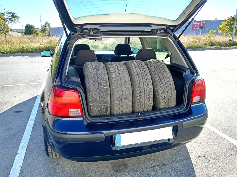 VW Golf 1.9 TDI , снимка 8 - Автомобили и джипове - 47701649