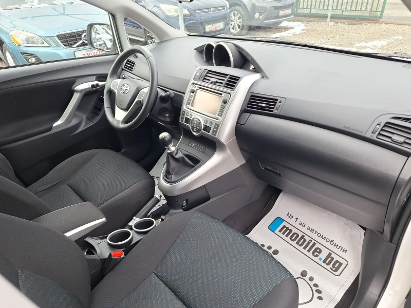 Toyota Verso 2.0 d-4d 126ks navigacia kamera!, снимка 12 - Автомобили и джипове - 48053446