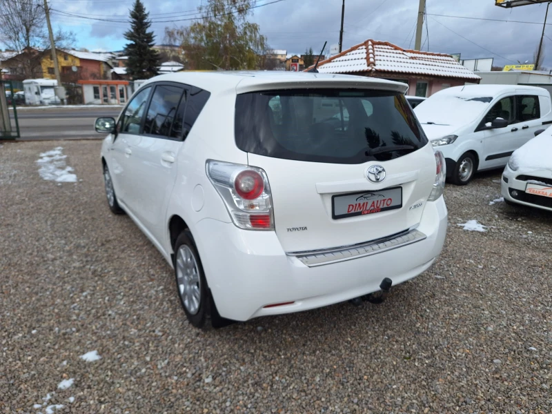 Toyota Verso 2.0 d-4d 126ks navigacia kamera!, снимка 5 - Автомобили и джипове - 48053446