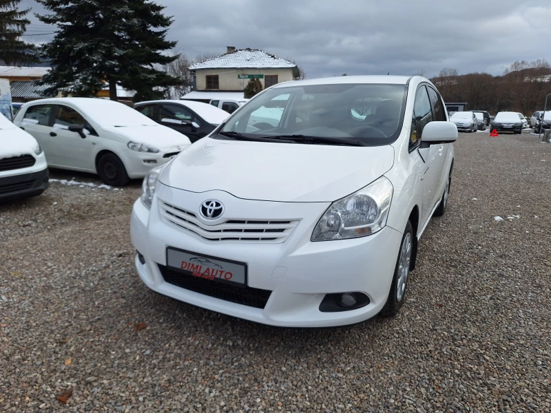 Toyota Verso 2.0 d-4d 126ks navigacia kamera!, снимка 7 - Автомобили и джипове - 48053446