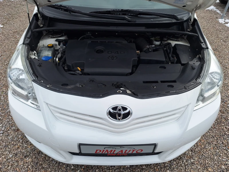 Toyota Verso 2.0 d-4d 126ks navigacia kamera!, снимка 17 - Автомобили и джипове - 48053446