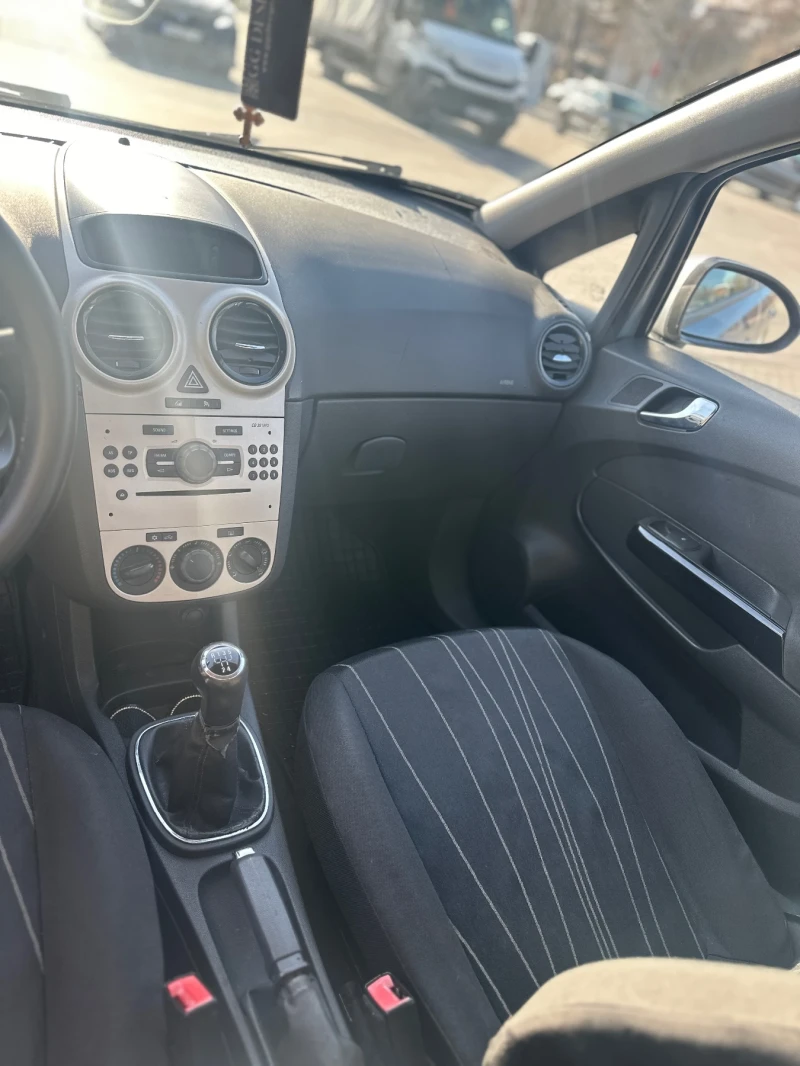 Opel Corsa, снимка 6 - Автомобили и джипове - 48404023