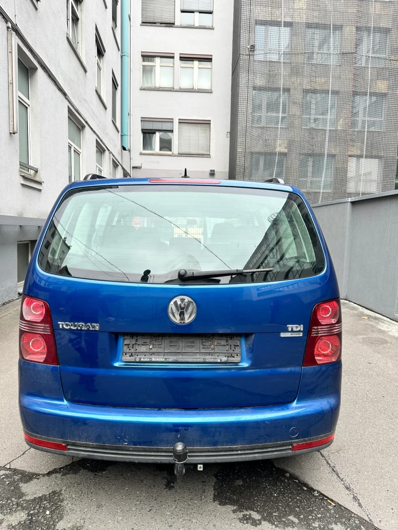 VW Touran, снимка 3 - Автомобили и джипове - 48723617