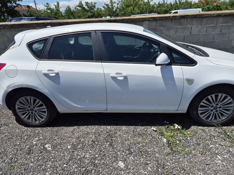 Opel Astra 1.6, снимка 3 - Автомобили и джипове - 51964081